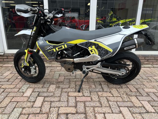 husqvarna - 701-supermoto