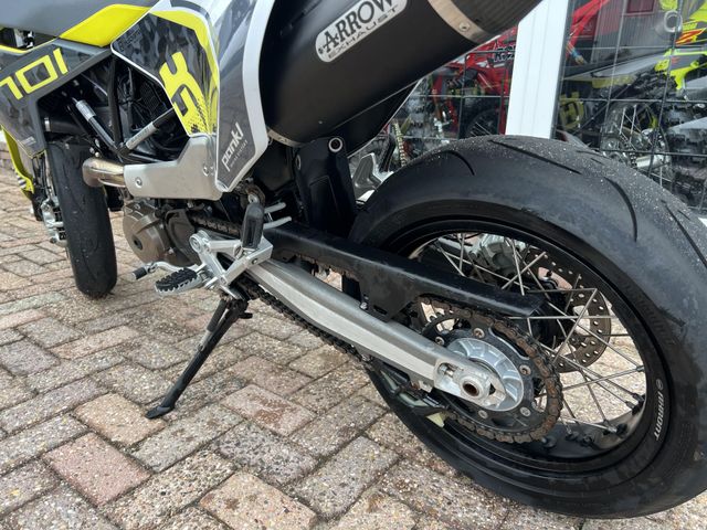 husqvarna - 701-supermoto