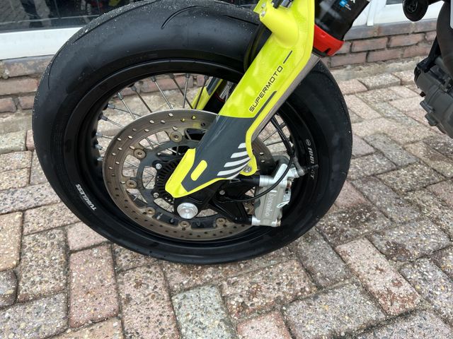 husqvarna - 701-supermoto