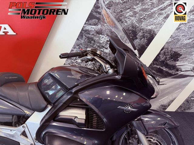 honda - st-1300-pan-european