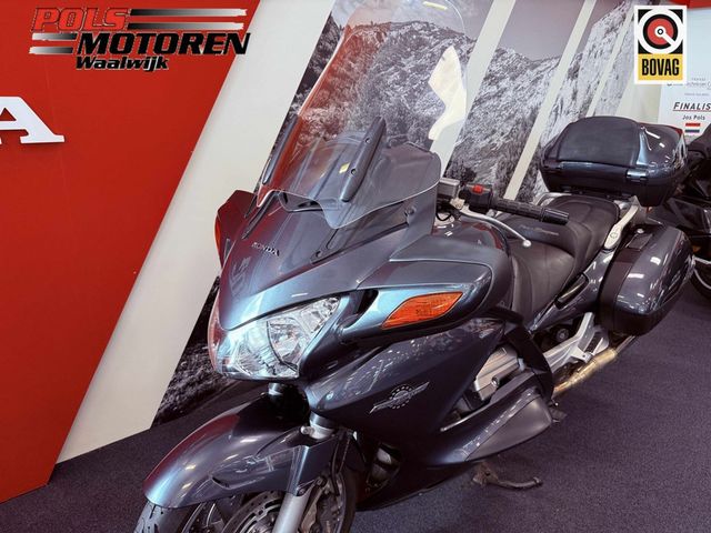 honda - st-1300-pan-european