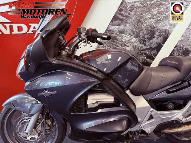 honda - st-1300-pan-european