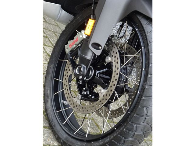 bmw - r-1300-gs-adventure-trophy