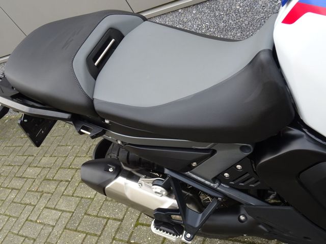 bmw - r-1300-gs-adventure-trophy