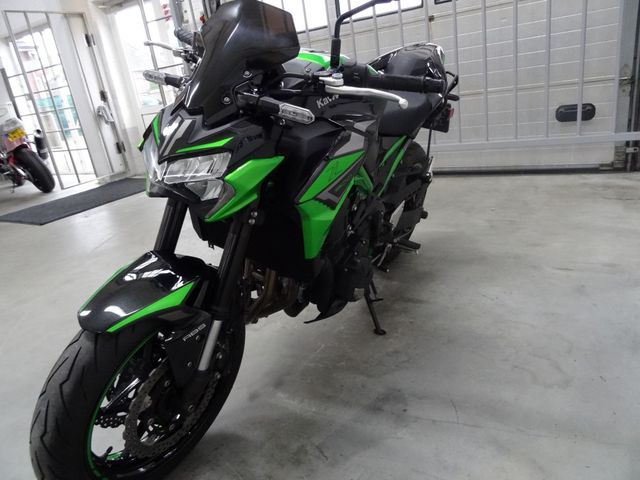 kawasaki - z900