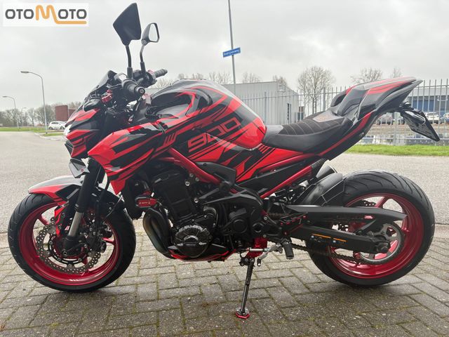 kawasaki - z900