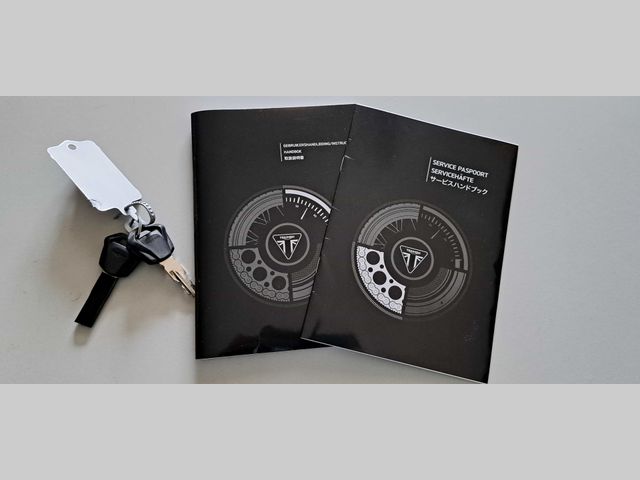 triumph - bonneville-t-120-black