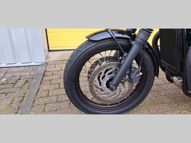 triumph - bonneville-t-120-black