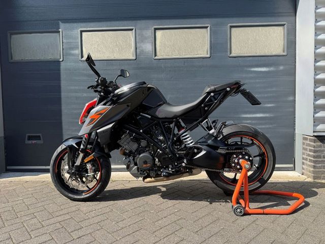 ktm - 1290-super-duke-r