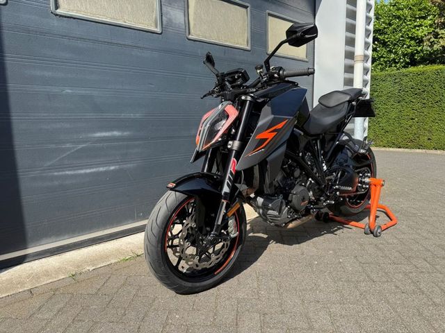 ktm - 1290-super-duke-r