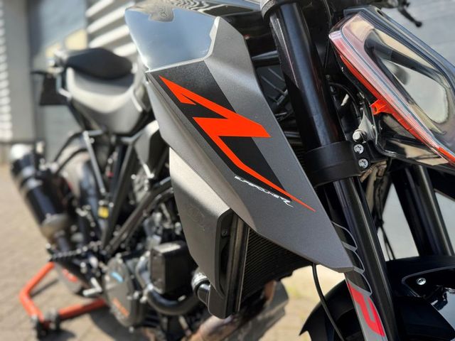 ktm - 1290-super-duke-r
