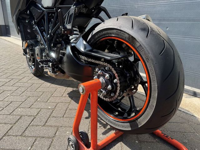 ktm - 1290-super-duke-r