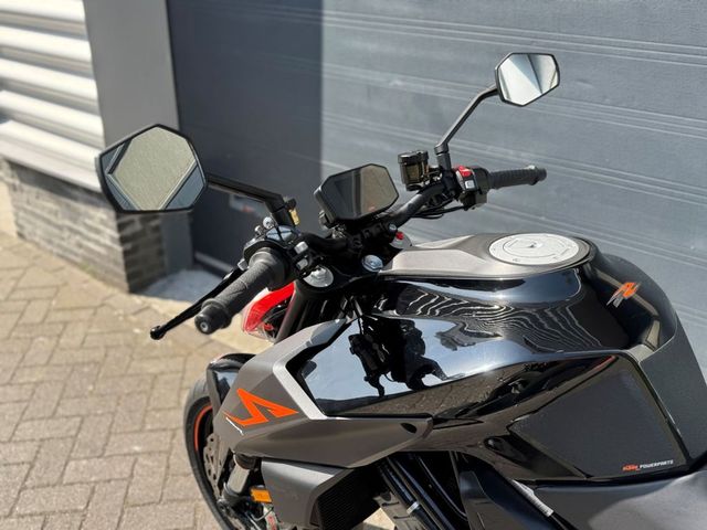 ktm - 1290-super-duke-r