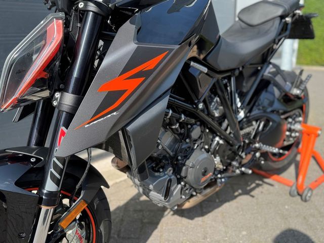 ktm - 1290-super-duke-r