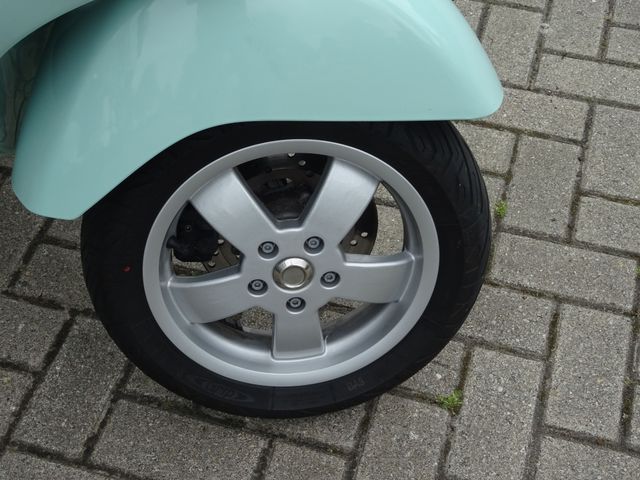 vespa - gts-300-hpe