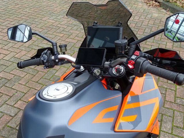 ktm - 1290-super-duke-gt