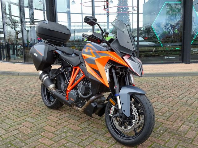 ktm - 1290-super-duke-gt