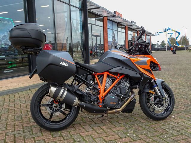ktm - 1290-super-duke-gt