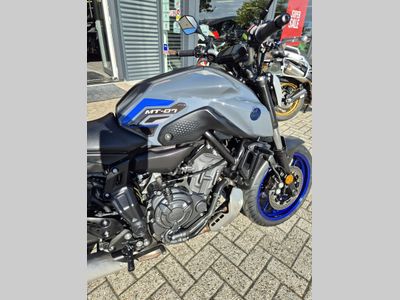 YAMAHA MT 07 ABS – foto 3