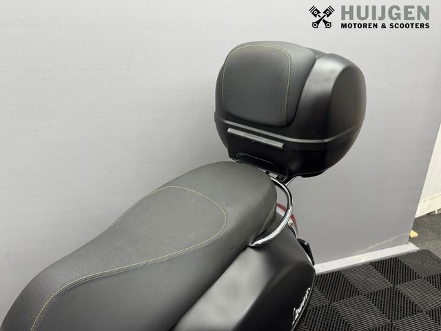 vespa - gts-super-tech-300