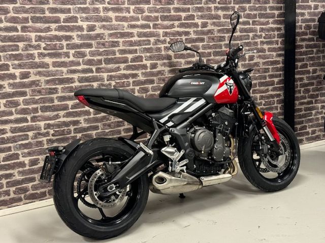 triumph - trident-660