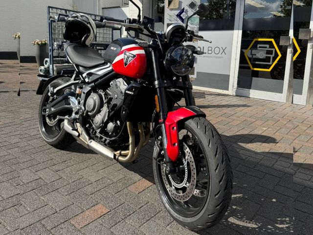triumph - trident-660