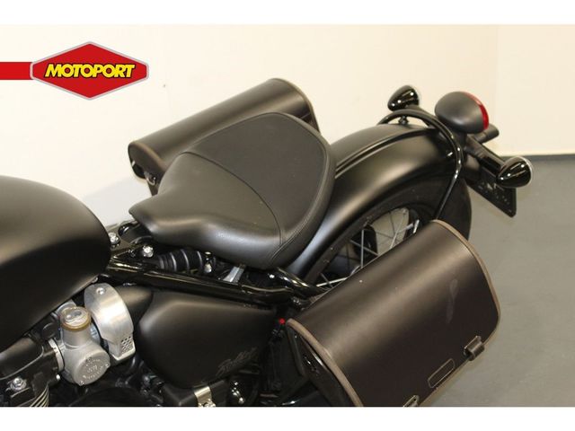 triumph - bonneville-bobber-black