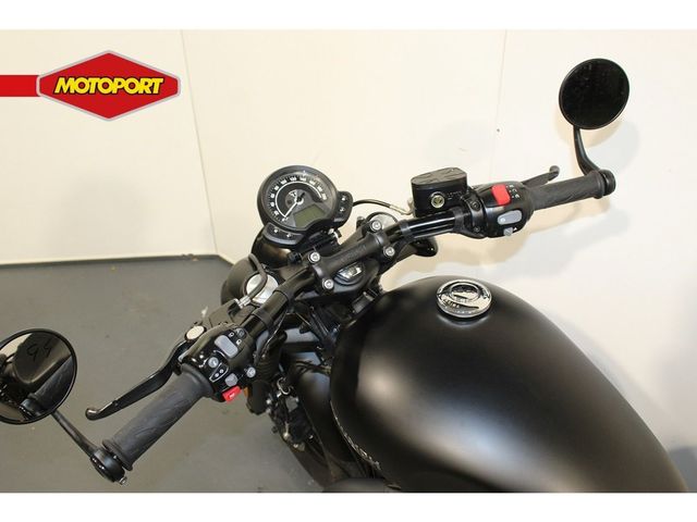 triumph - bonneville-bobber-black