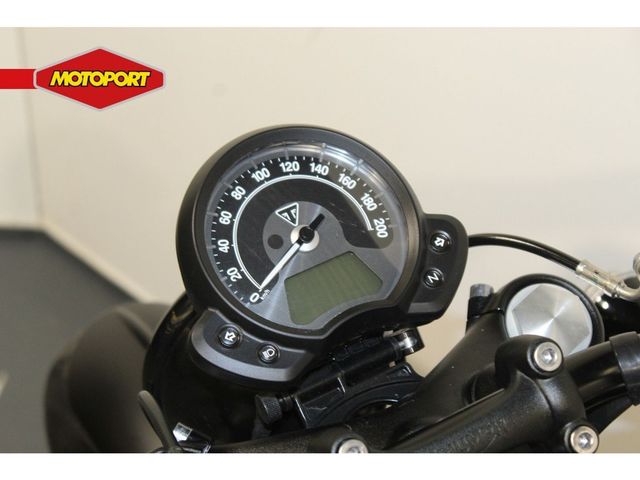 triumph - bonneville-bobber-black