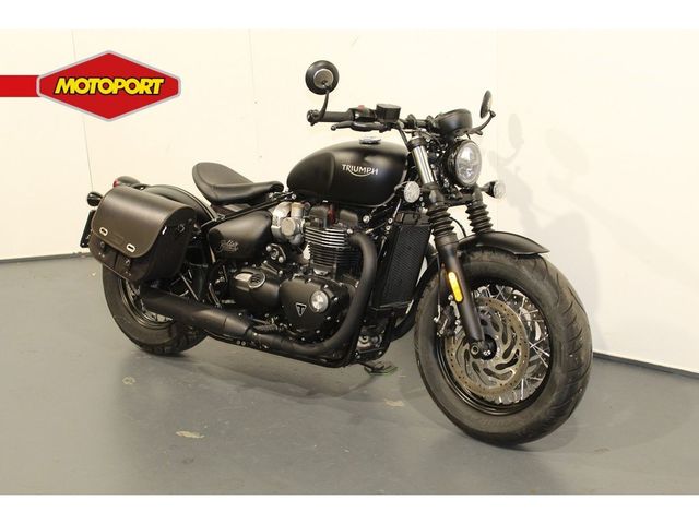 triumph - bonneville-bobber-black