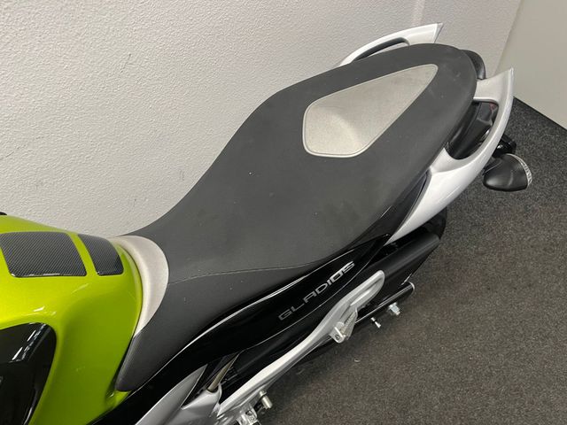 suzuki - gladius