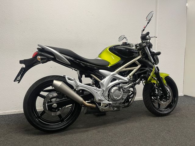 suzuki - gladius