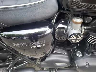 TRIUMPH BONNEVILLE T 120 BLACK – foto 4