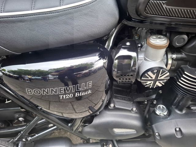 triumph - bonneville-t-120-black