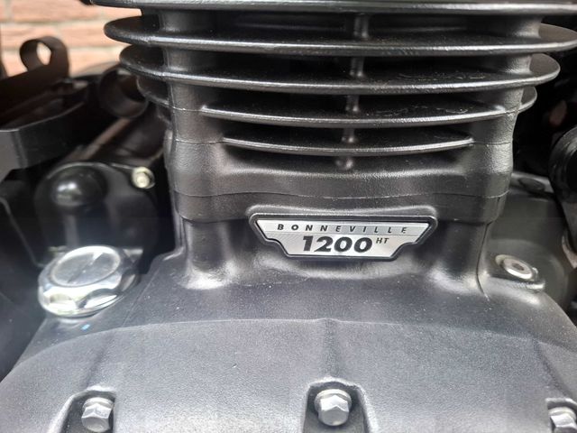 triumph - bonneville-t-120-black