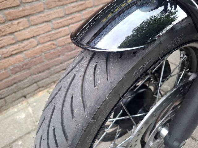 triumph - bonneville-t-120-black