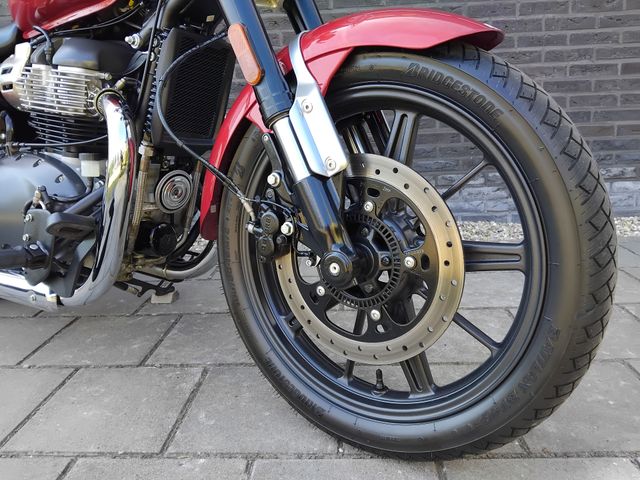 royal-enfield - super-meteor-650