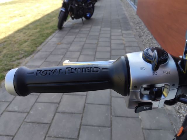 royal-enfield - super-meteor-650