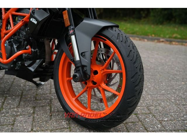 ktm - 125-duke