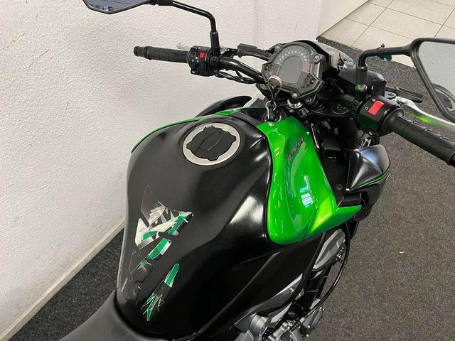 kawasaki - z900