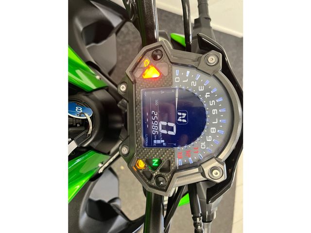 kawasaki - z900