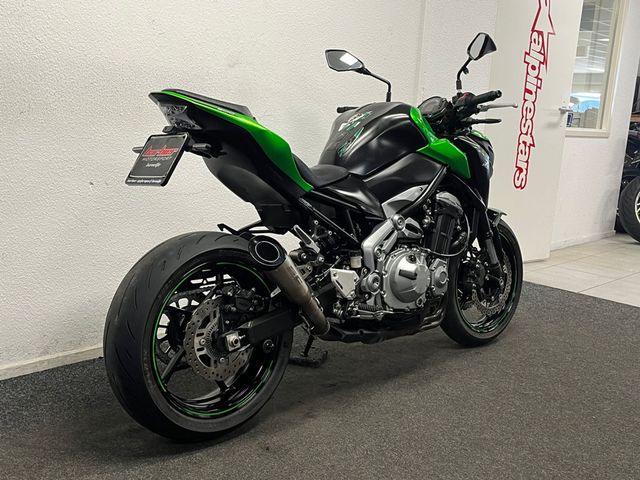 kawasaki - z900