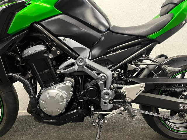 kawasaki - z900