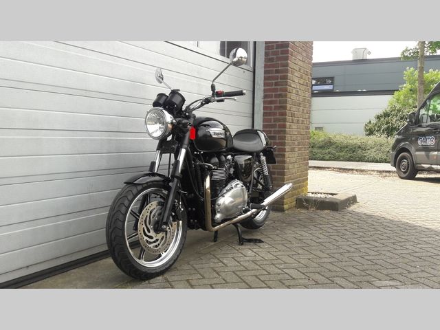 triumph - bonneville-se