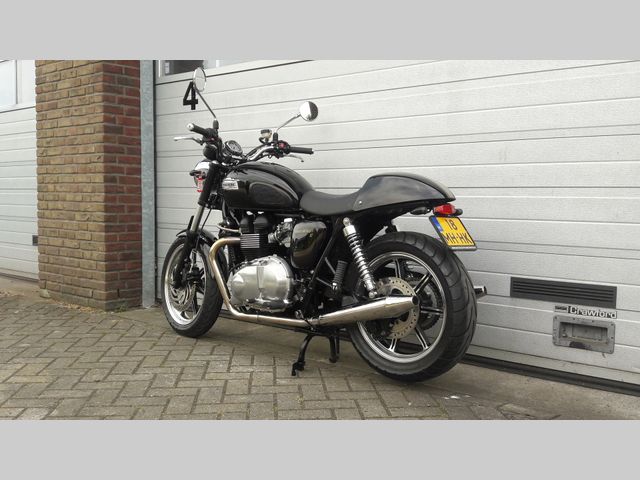 triumph - bonneville-se