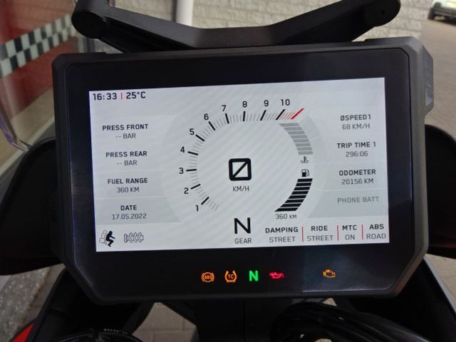 ktm - 1290-super-duke-gt