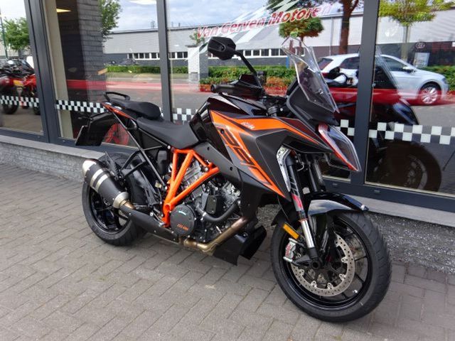ktm - 1290-super-duke-gt