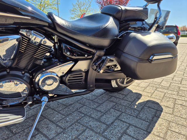 yamaha - xvs-1300-a-midnight-star