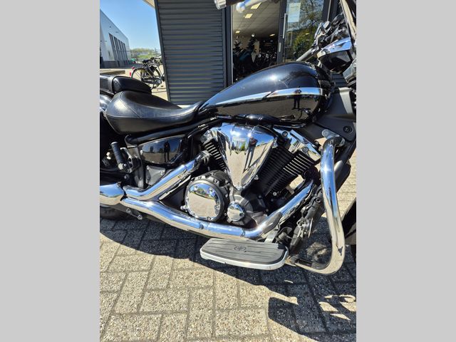 yamaha - xvs-1300-a-midnight-star