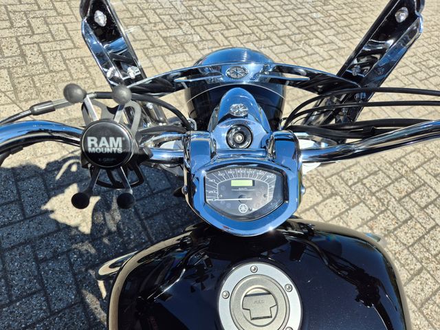 yamaha - xvs-1300-a-midnight-star